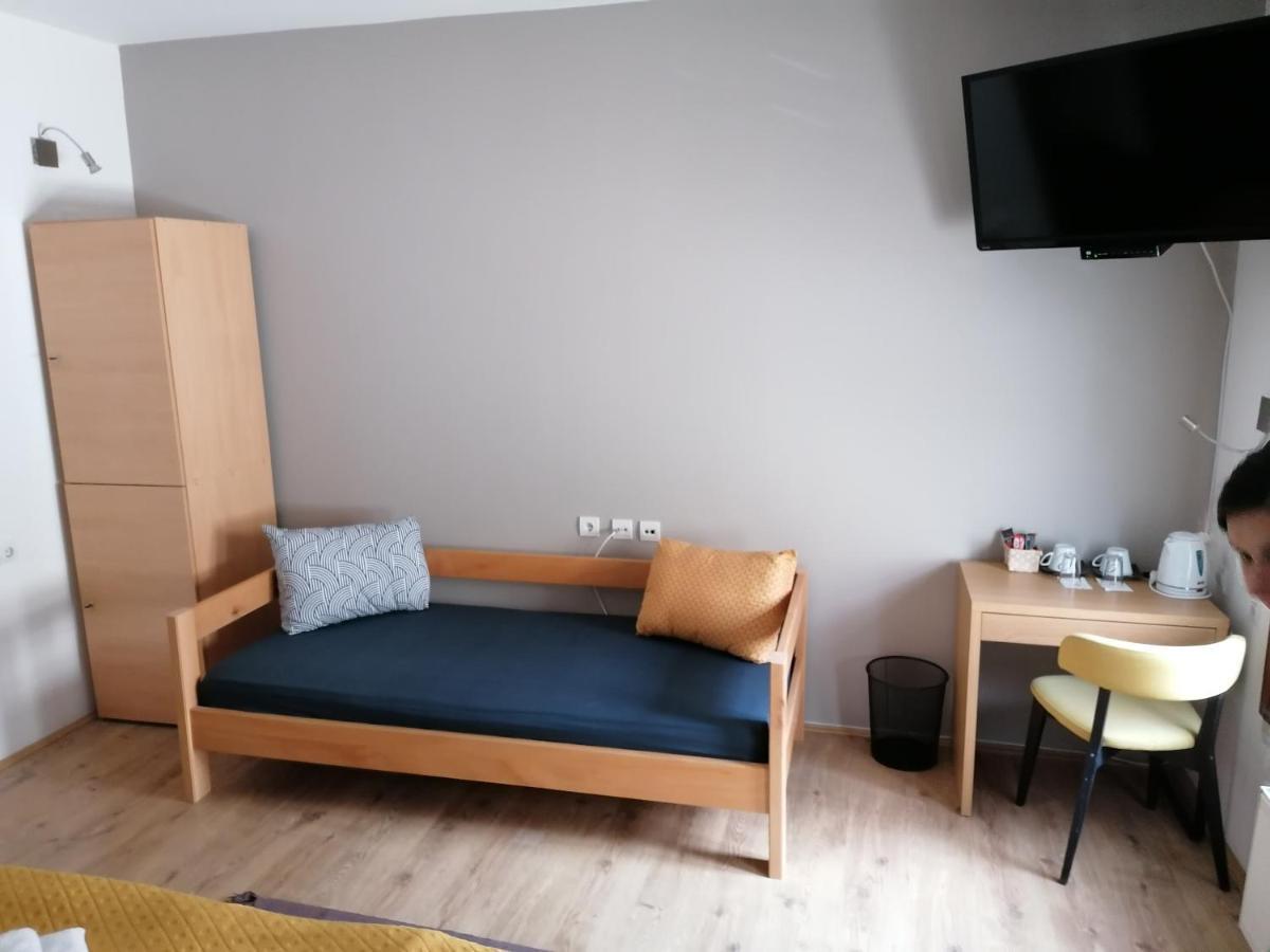 Mon Accommodation Free Parking Ниш Экстерьер фото